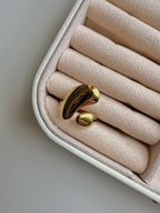 The Luna Curve Ring